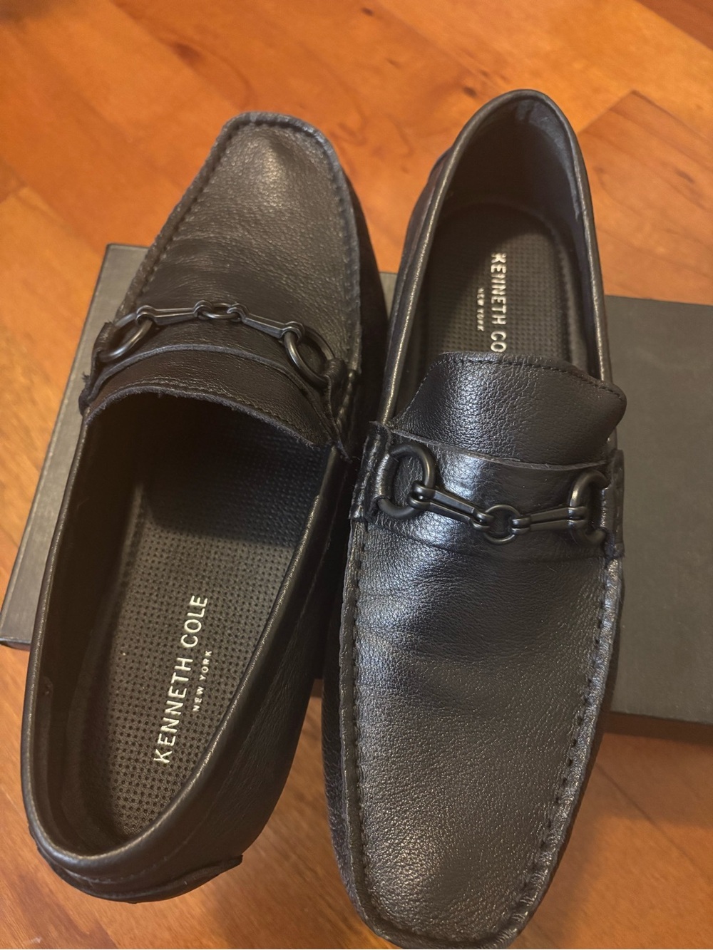 Kenneth Cole Black Leather Bit-Detail Slip-On Loafers